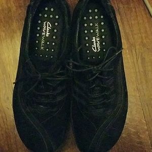 clarks wave trek black